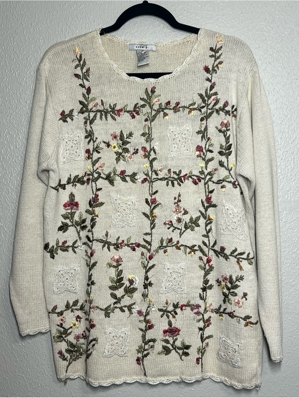 Vintage Floral Embroidered Sweater Lisa J Size M Cottagecore Coastal Grandma